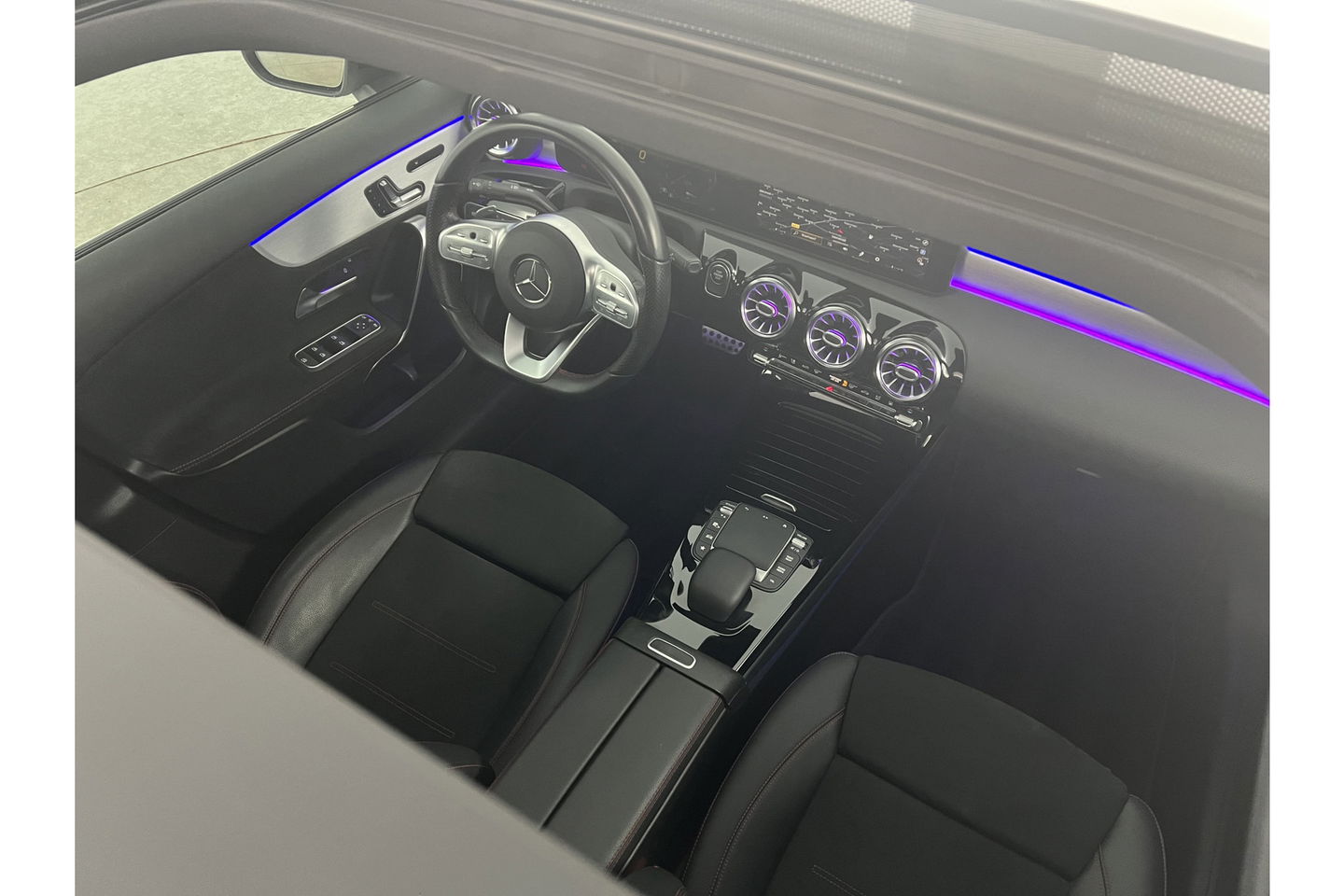 Mercedes-Benz A-Klasse 250 e AMG 235PK Hybride Pano Memory Sfeerverl. LED Virtual Camera Cruise Clima Navi PDC 18"LMV