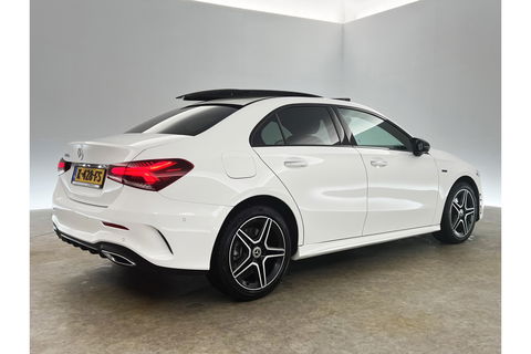 Mercedes-Benz A-Klasse 250 e AMG 235PK Hybride Pano Memory Sfeerverl. LED Virtual Camera Cruise Clima Navi PDC 18"LMV