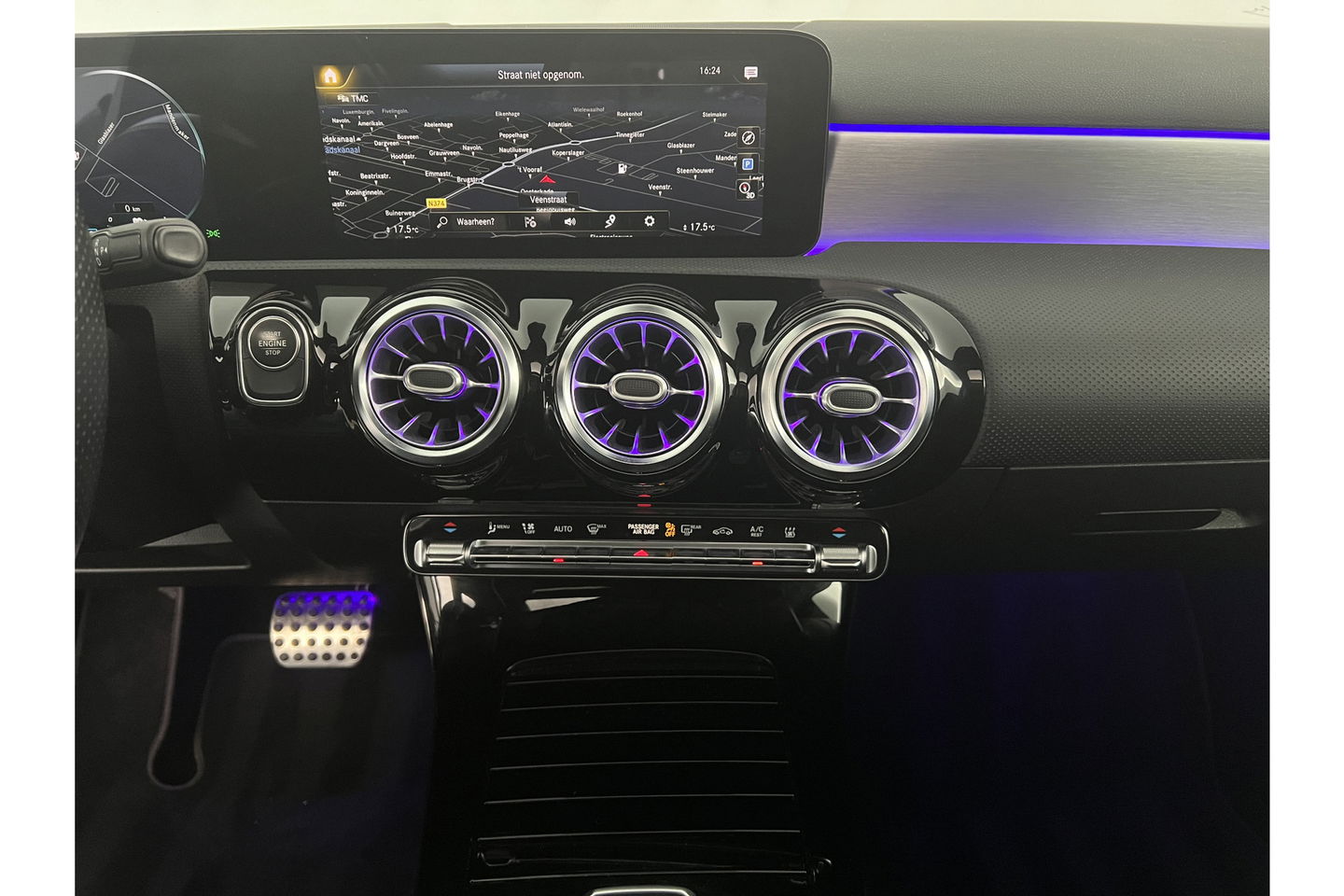 Mercedes-Benz A-Klasse 250 e AMG 235PK Hybride Pano Memory Sfeerverl. LED Virtual Camera Cruise Clima Navi PDC 18"LMV