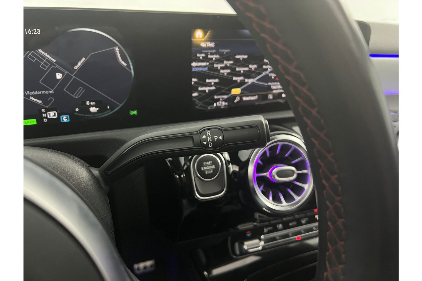Mercedes-Benz A-Klasse 250 e AMG 235PK Hybride Pano Memory Sfeerverl. LED Virtual Camera Cruise Clima Navi PDC 18"LMV