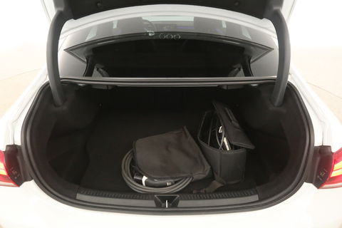 Mercedes-Benz A-Klasse 250 e AMG 235PK Hybride Pano Memory Sfeerverl. LED Virtual Camera Cruise Clima Navi PDC 18"LMV