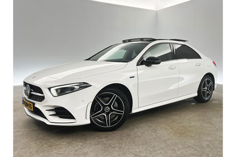 Mercedes-Benz A-Klasse 250 e AMG 235PK Hybride Pano Memory Sfeerverl. LED Virtual Camera Cruise Clima Navi PDC 18"LMV