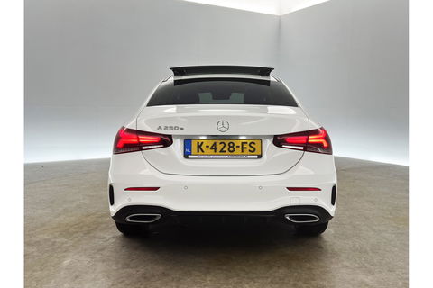 Mercedes-Benz A-Klasse 250 e AMG 235PK Hybride Pano Memory Sfeerverl. LED Virtual Camera Cruise Clima Navi PDC 18"LMV