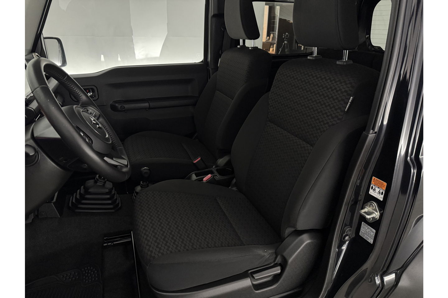 Suzuki Jimny 1.5 Allgrip 4x4 Airco Bullbar Lier Trekhaak Camera Cruise Navi LED Sidebars 4 Persoons 15"LMV