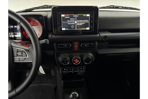 Suzuki Jimny 1.5 Allgrip 4x4 Airco Bullbar Lier Trekhaak Camera Cruise Navi LED Sidebars 4 Persoons 15"LMV