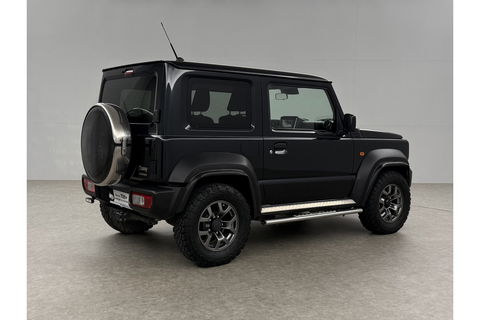 Suzuki Jimny 1.5 Allgrip 4x4 Airco Bullbar Lier Trekhaak Camera Cruise Navi LED Sidebars 4 Persoons 15"LMV