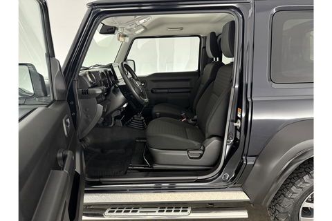 Suzuki Jimny 1.5 Allgrip 4x4 Airco Bullbar Lier Trekhaak Camera Cruise Navi LED Sidebars 4 Persoons 15"LMV