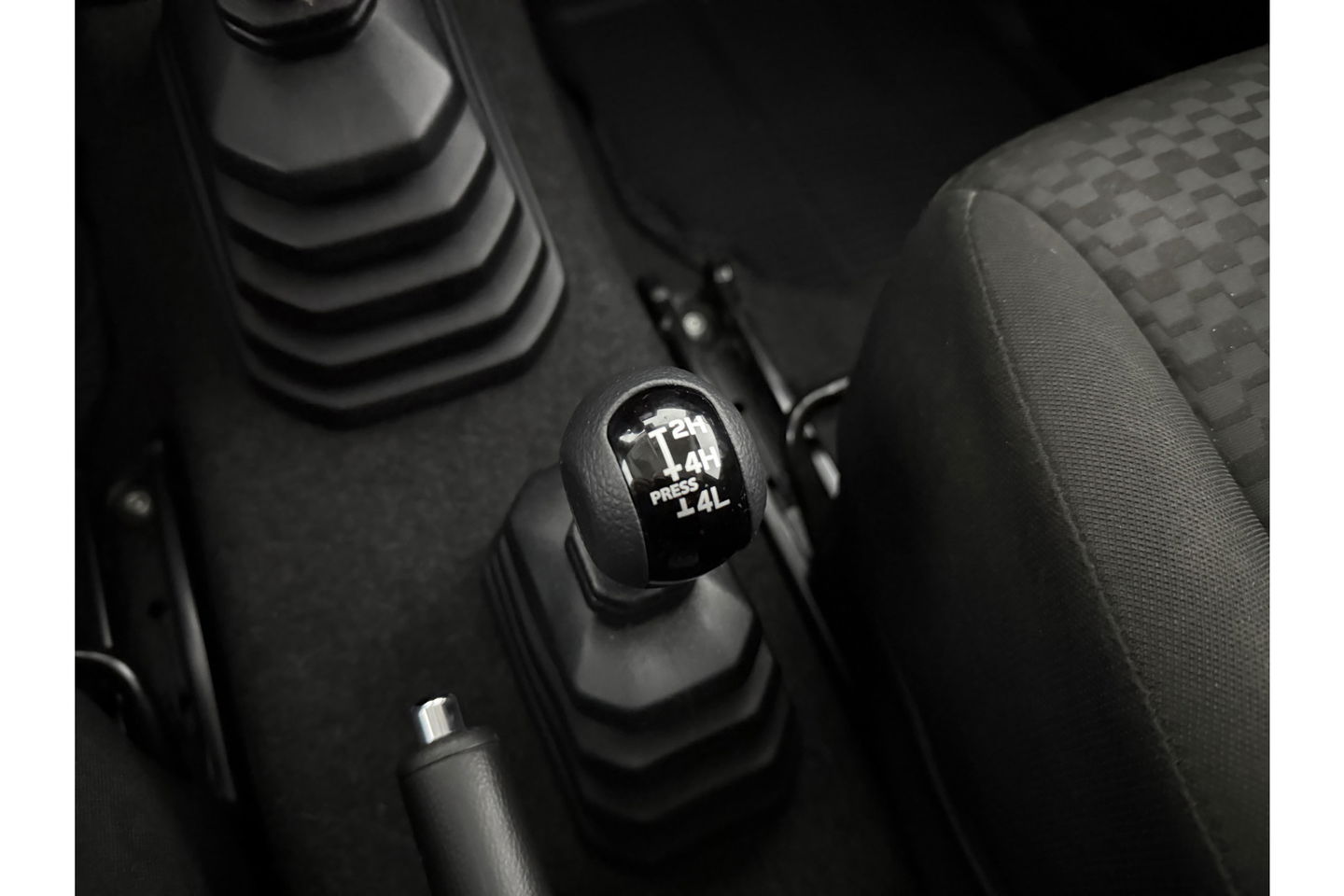 Suzuki Jimny 1.5 Allgrip 4x4 Airco Bullbar Lier Trekhaak Camera Cruise Navi LED Sidebars 4 Persoons 15"LMV