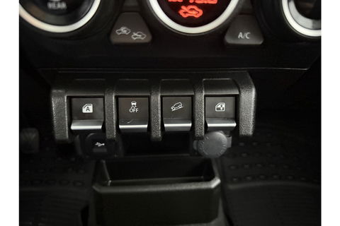 Suzuki Jimny 1.5 Allgrip 4x4 Airco Bullbar Lier Trekhaak Camera Cruise Navi LED Sidebars 4 Persoons 15"LMV