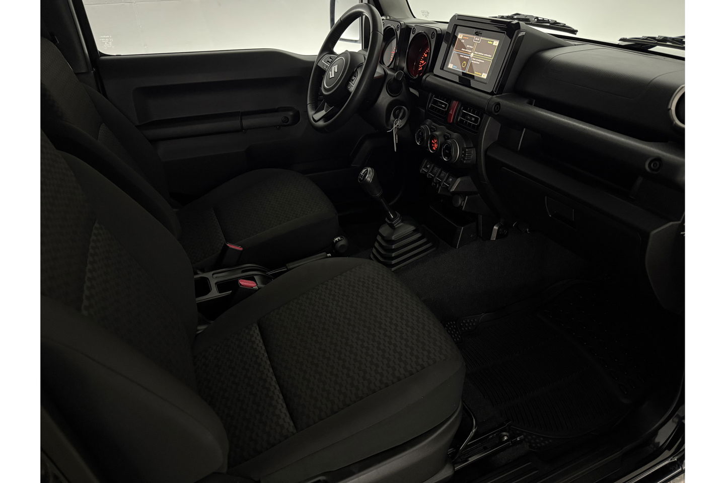Suzuki Jimny 1.5 Allgrip 4x4 Airco Bullbar Lier Trekhaak Camera Cruise Navi LED Sidebars 4 Persoons 15"LMV