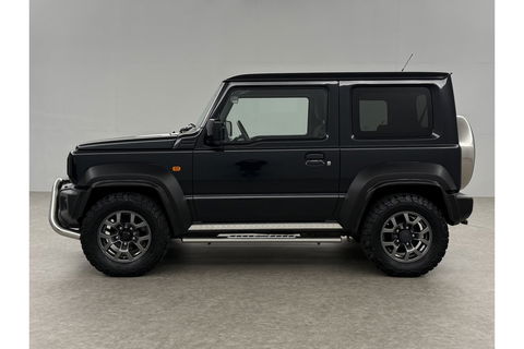 Suzuki Jimny 1.5 Allgrip 4x4 Airco Bullbar Lier Trekhaak Camera Cruise Navi LED Sidebars 4 Persoons 15"LMV