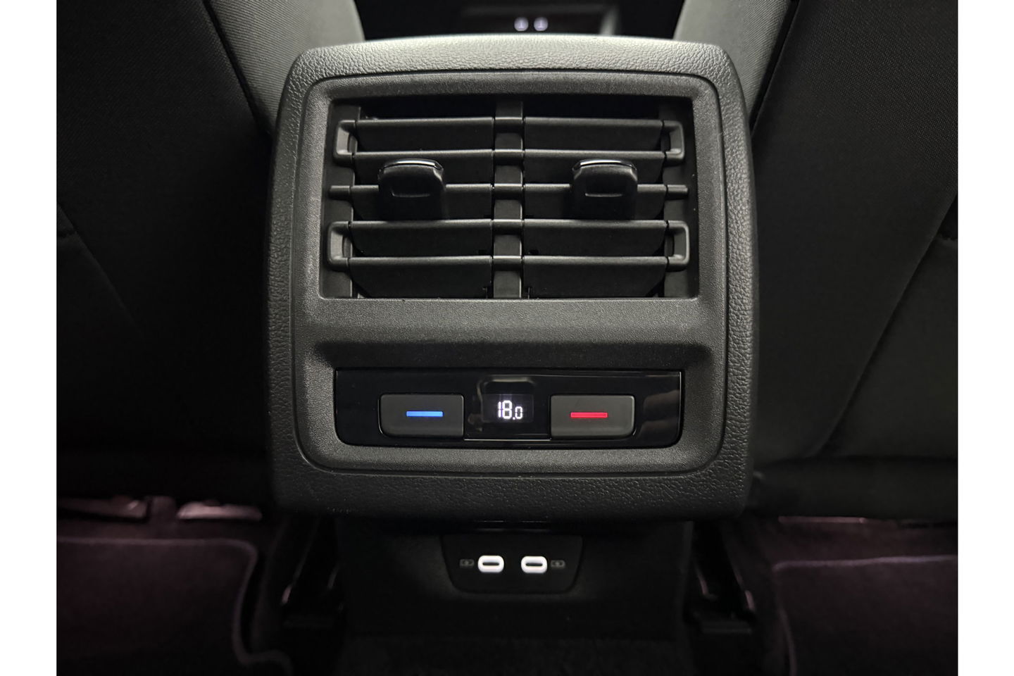 Volkswagen Golf 1.4 eHybrid GTE 259PK Pano Sfeerverl. IQ-Lights Virtual Head-up Display LED Clima Cruise Carplay Camera Navi PDC 18"LMV