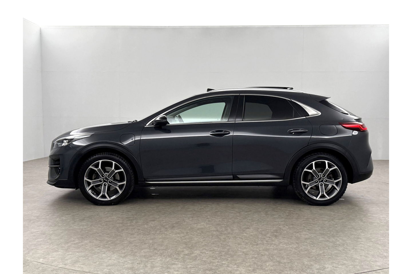 Kia Xceed 1.6 GDi PHEV ExecutiveLine 165PK Pano Camera Carplay LED Virtual Trekhaak Memory-seat Clima Cruise Navi PDC 18''LMV