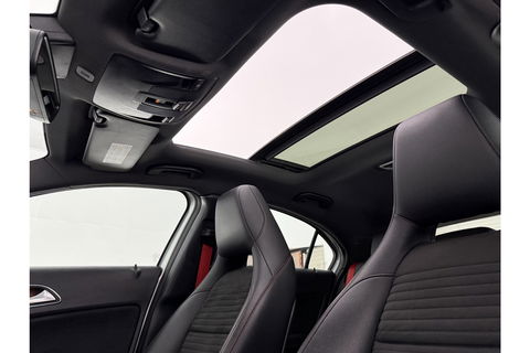 Mercedes-Benz A-Klasse 180 AMG | harman/kardon | Pano Camera LED Clima Cruise Parkeersensoren 18"LMV