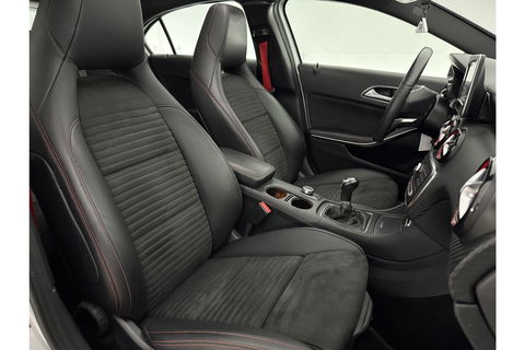 Mercedes-Benz A-Klasse 180 AMG | harman/kardon | Pano Camera LED Clima Cruise Parkeersensoren 18"LMV