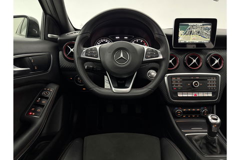 Mercedes-Benz A-Klasse 180 AMG | harman/kardon | Pano Camera LED Clima Cruise Parkeersensoren 18"LMV
