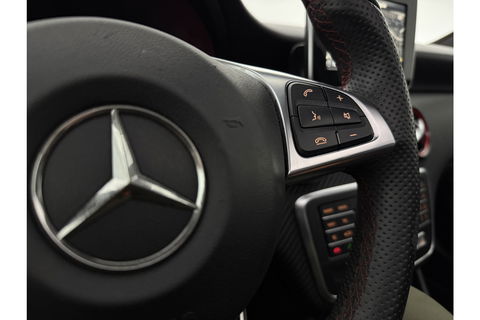 Mercedes-Benz A-Klasse 180 AMG | harman/kardon | Pano Camera LED Clima Cruise Parkeersensoren 18"LMV
