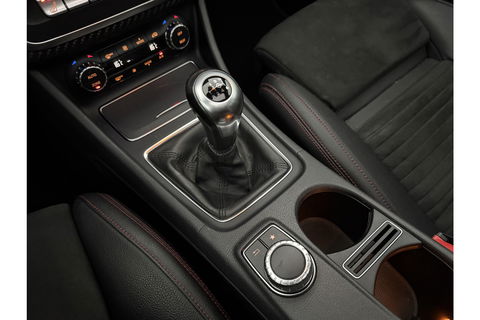 Mercedes-Benz A-Klasse 180 AMG | harman/kardon | Pano Camera LED Clima Cruise Parkeersensoren 18"LMV