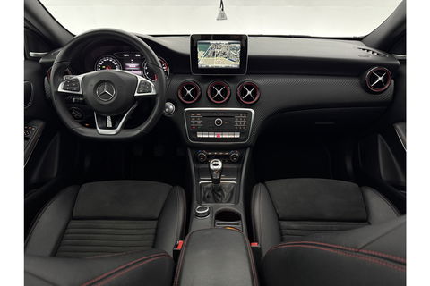 Mercedes-Benz A-Klasse 180 AMG | harman/kardon | Pano Camera LED Clima Cruise Parkeersensoren 18"LMV