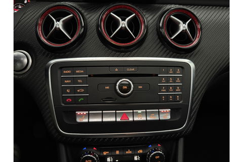 Mercedes-Benz A-Klasse 180 AMG | harman/kardon | Pano Camera LED Clima Cruise Parkeersensoren 18"LMV