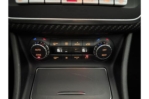 Mercedes-Benz A-Klasse 180 AMG | harman/kardon | Pano Camera LED Clima Cruise Parkeersensoren 18"LMV