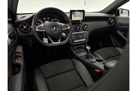 Mercedes-Benz A-Klasse 180 AMG | harman/kardon | Pano Camera LED Clima Cruise Parkeersensoren 18"LMV