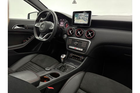 Mercedes-Benz A-Klasse 180 AMG | harman/kardon | Pano Camera LED Clima Cruise Parkeersensoren 18"LMV