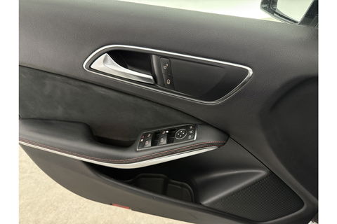 Mercedes-Benz A-Klasse 180 AMG | harman/kardon | Pano Camera LED Clima Cruise Parkeersensoren 18"LMV
