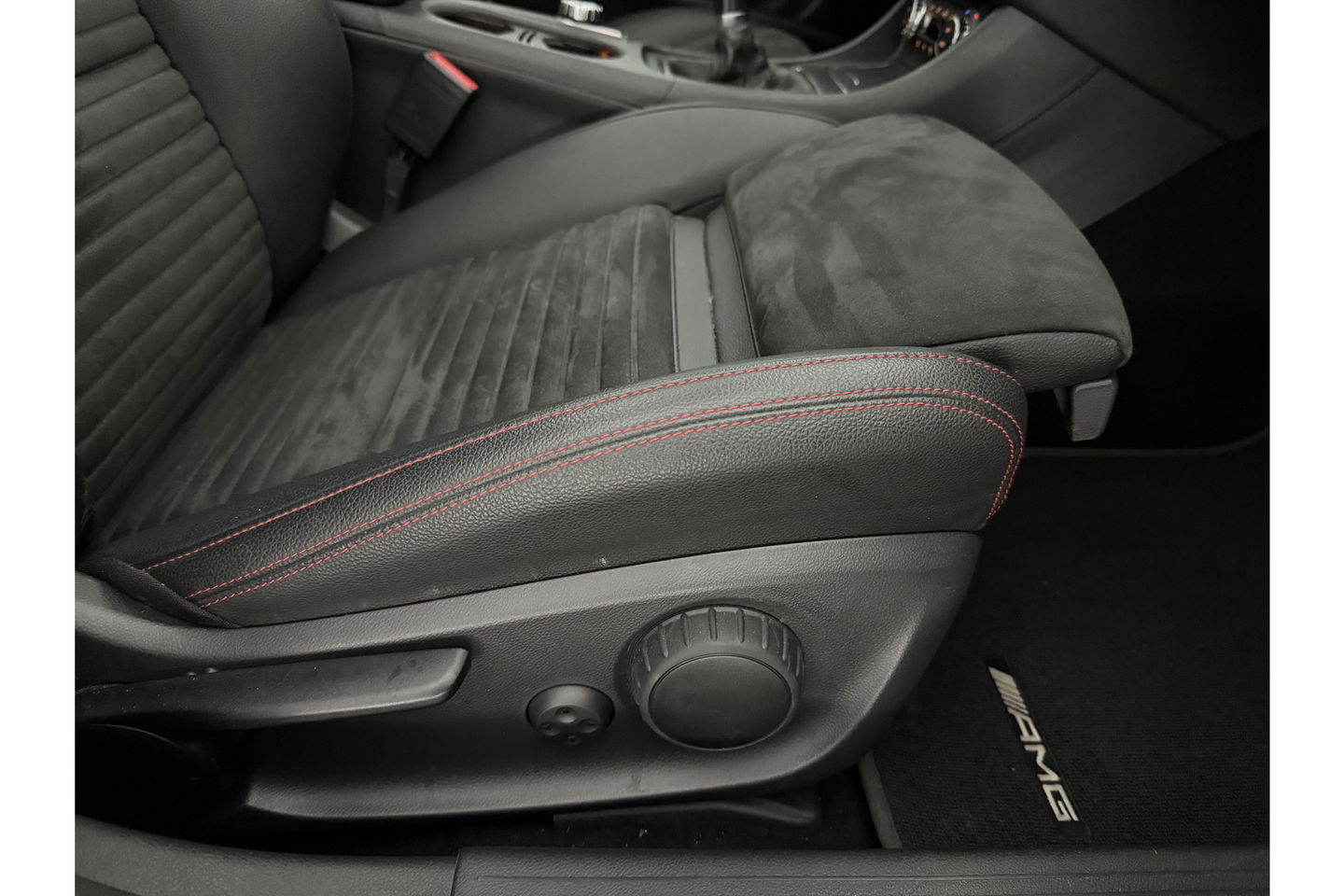Mercedes-Benz A-Klasse 180 AMG | harman/kardon | Pano Camera LED Clima Cruise Parkeersensoren 18"LMV