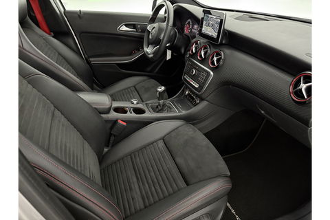 Mercedes-Benz A-Klasse 180 AMG | harman/kardon | Pano Camera LED Clima Cruise Parkeersensoren 18"LMV