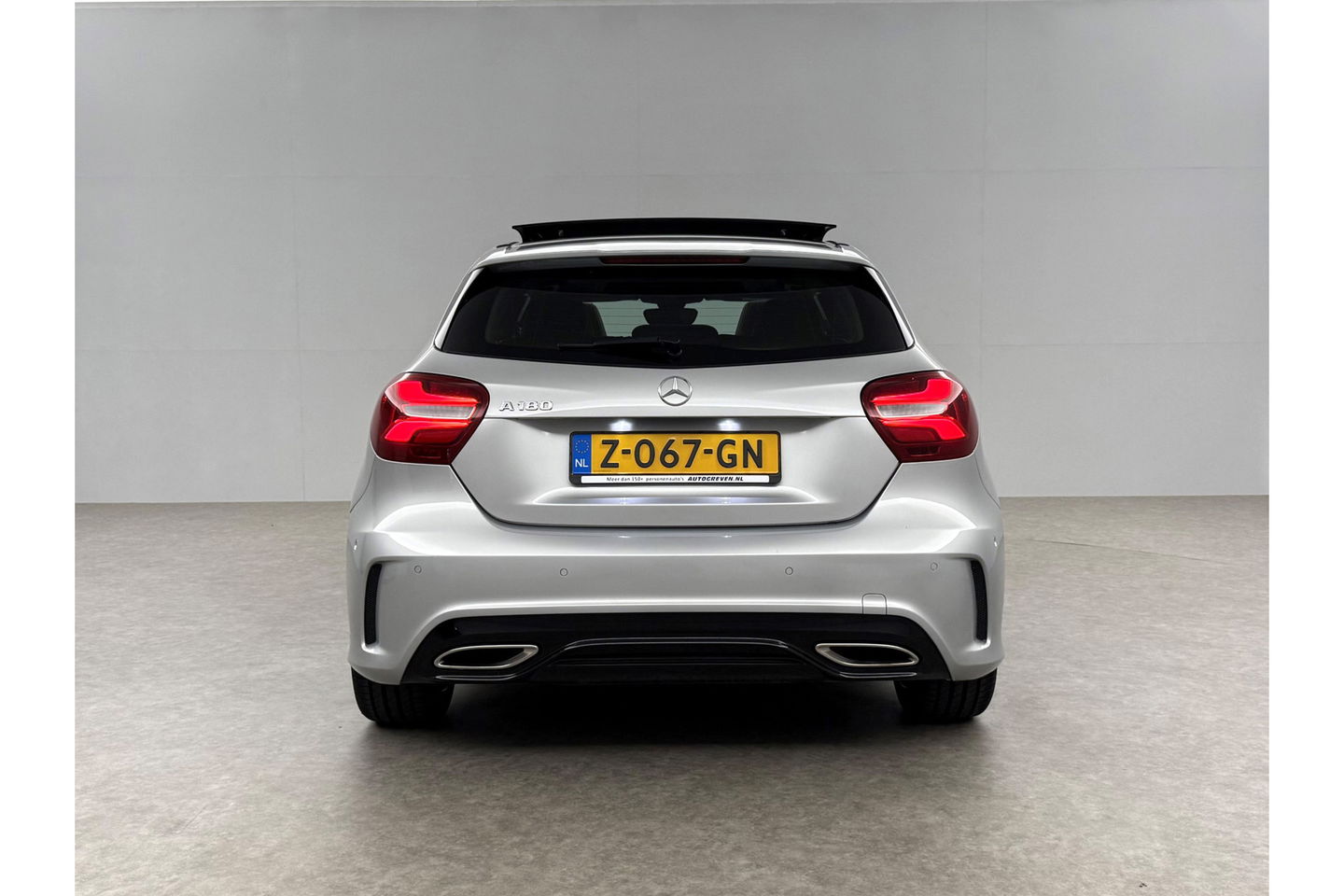 Mercedes-Benz A-Klasse 180 AMG | harman/kardon | Pano Camera LED Clima Cruise Parkeersensoren 18"LMV