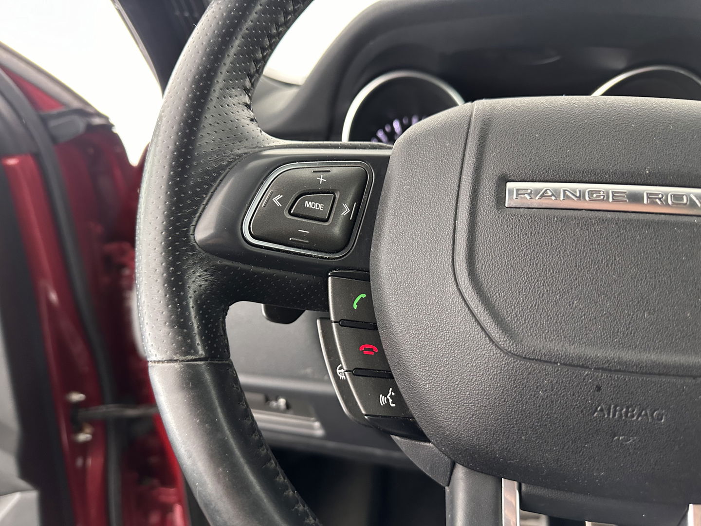 Land Rover Range Rover Evoque 2.2 TD4 4WD Prestige Aut. *LUXURY-LEATHER | BI-XENON | MERIDIAN-AUDIO | MEMORY-PACK | NAVI-FULLMAP | HEATED-SPORTSEATS | ECC | CAMERA | KEYLESS | SHIFT-PADDLES | PDC | CRUISE | TOWBAR | 20''ALU*