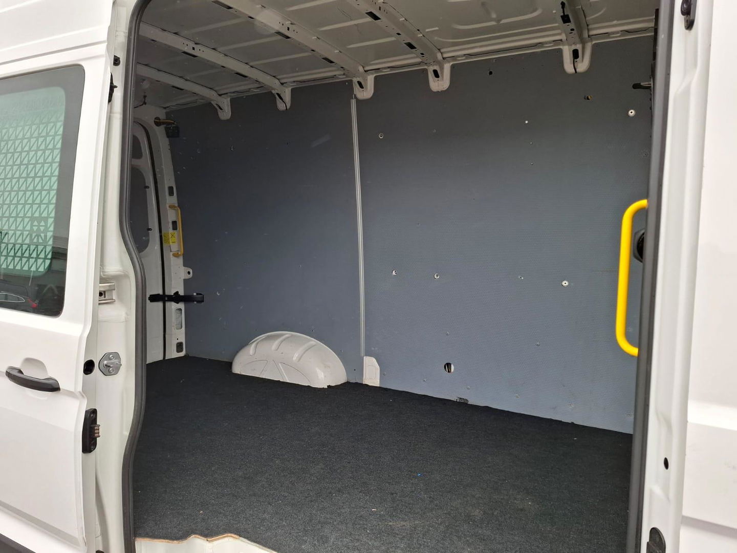 Volkswagen Crafter 35 2.0 TDI L3H3 Trendline AIRCO / CRUISE CONTROLE / CAMERA / EURO 6 / L2H2