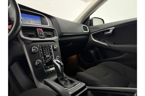 Volvo V40 1.6 T4 Cross Country 180PK Airco Cruise Navigatie Parkeersensoren 16"LMV