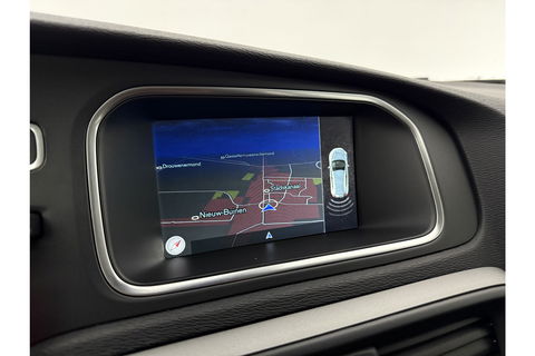 Volvo V40 1.6 T4 Cross Country 180PK Airco Cruise Navigatie Parkeersensoren 16"LMV