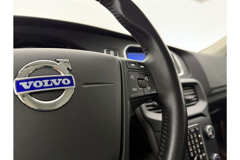 Volvo V40 1.6 T4 Cross Country 180PK Airco Cruise Navigatie Parkeersensoren 16"LMV