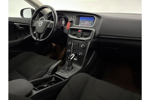 Volvo V40 1.6 T4 Cross Country 180PK Airco Cruise Navigatie Parkeersensoren 16"LMV