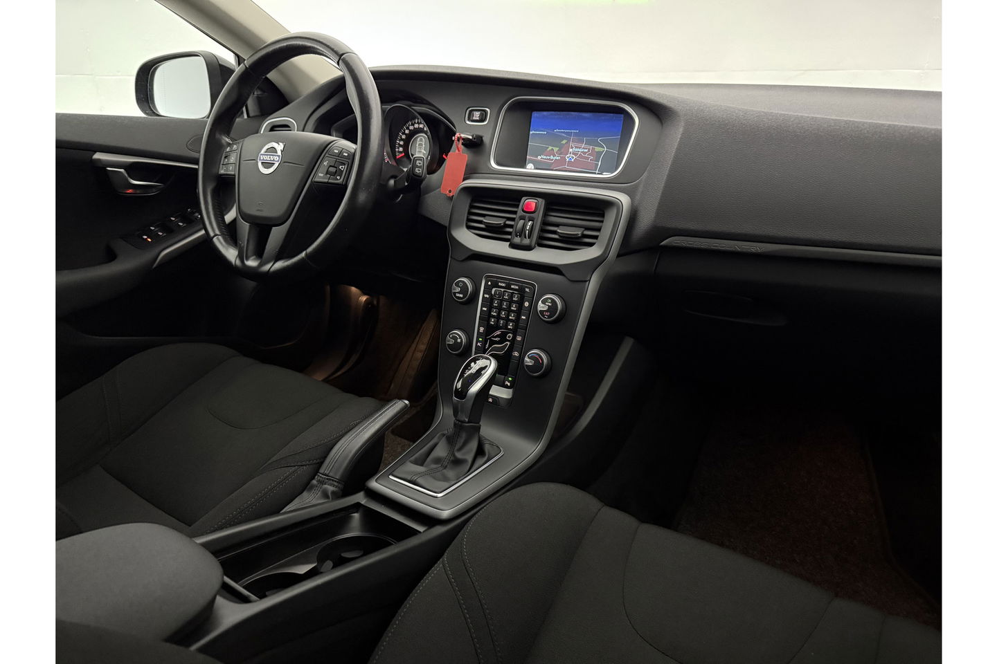 Volvo V40 1.6 T4 Cross Country 180PK Airco Cruise Navigatie Parkeersensoren 16"LMV