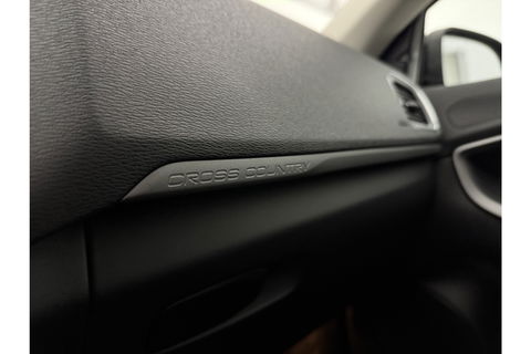Volvo V40 1.6 T4 Cross Country 180PK Airco Cruise Navigatie Parkeersensoren 16"LMV