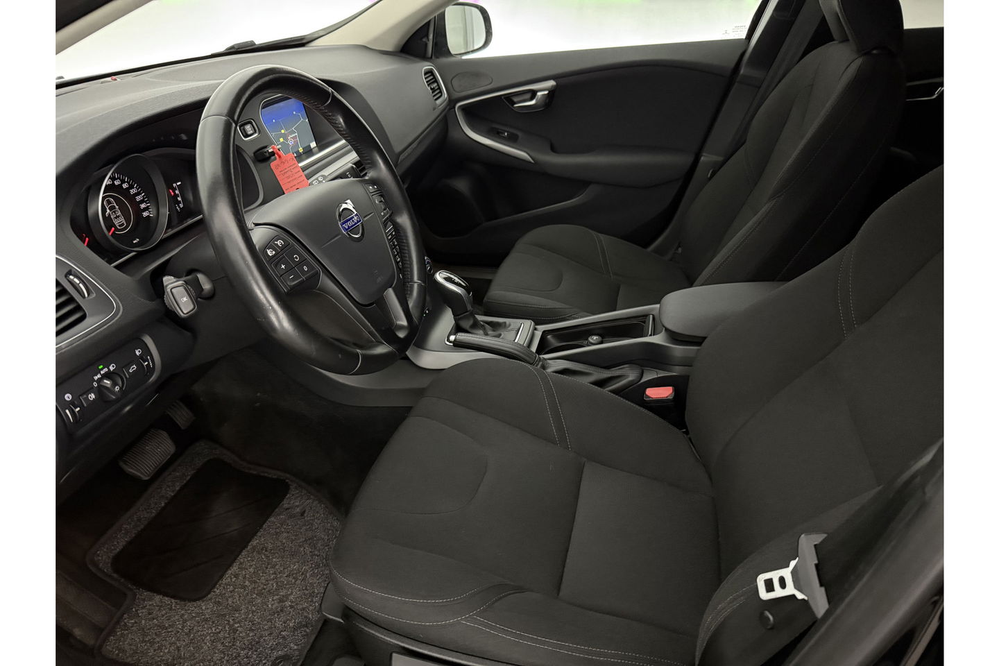 Volvo V40 1.6 T4 Cross Country 180PK Airco Cruise Navigatie Parkeersensoren 16"LMV