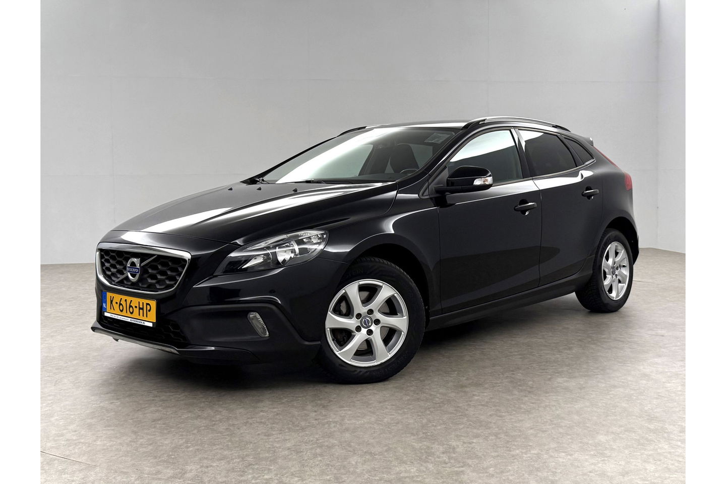 Volvo V40 1.6 T4 Cross Country 180PK Airco Cruise Navigatie Parkeersensoren 16"LMV