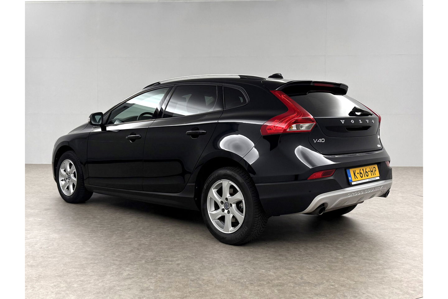 Volvo V40 1.6 T4 Cross Country 180PK Airco Cruise Navigatie Parkeersensoren 16"LMV