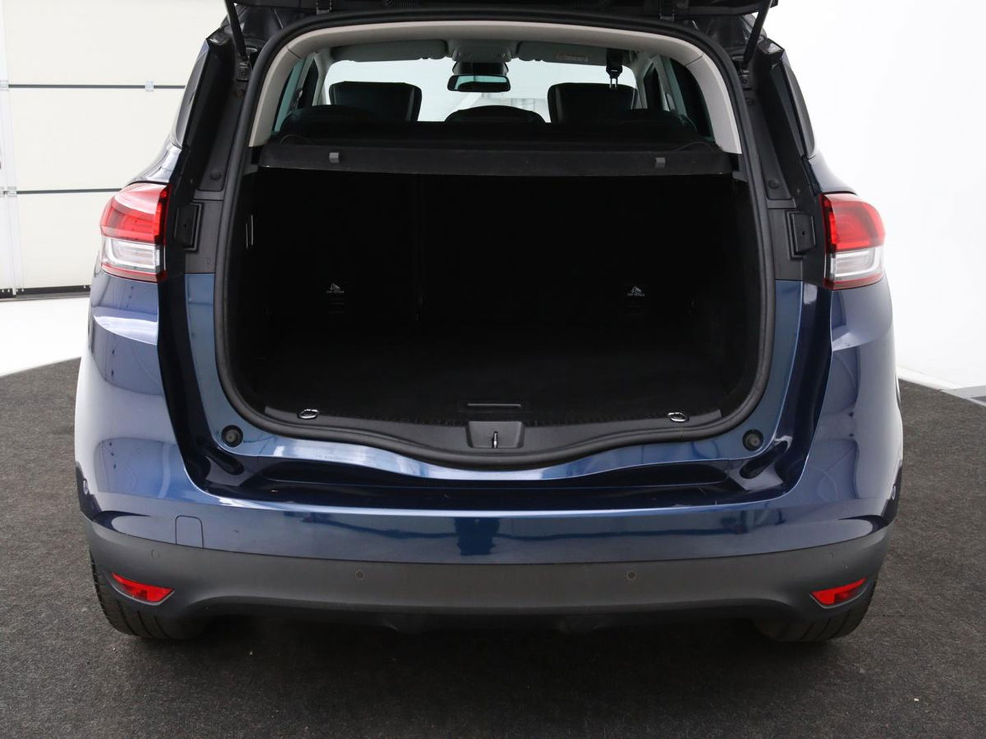 Renault Scénic 1.3 TCe Bose | Automaat | Camera | Massage | Carplay | Navigatie | Keyless | Full LED | Climate control | Dodehoek detectie