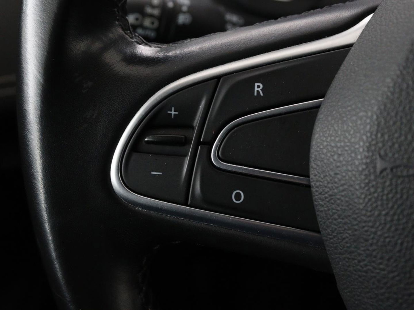 Renault Scénic 1.3 TCe Bose | Automaat | Camera | Massage | Carplay | Navigatie | Keyless | Full LED | Climate control | Dodehoek detectie