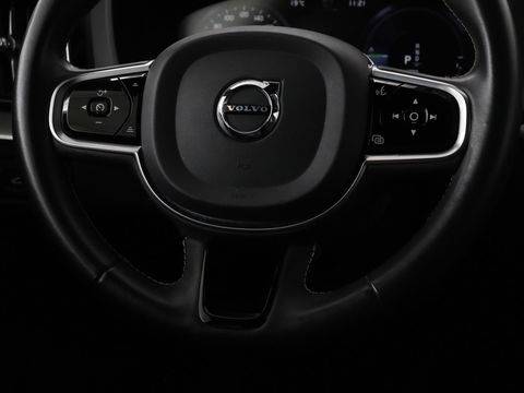 Volvo XC60 2.0 Recharge T6 AWD R Design | Panoramadak | Head-Up | Stoel & stuurverwarming | Camera | Adaptive cruise | Trekhaak | Harman/Kardon | Navigatie | Full LED | 22'' lichtmetalen velgen