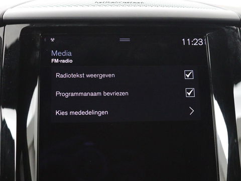 Volvo XC60 2.0 Recharge T6 AWD R Design | Panoramadak | Head-Up | Stoel & stuurverwarming | Camera | Adaptive cruise | Trekhaak | Harman/Kardon | Navigatie | Full LED | 22'' lichtmetalen velgen