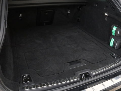 Volvo V90 2.0 T8 AWD R-Design | Panoramadak | Head-Up | Trekhaak | Stoel & stuurverwarming | Leder | 360 camera | Luchtvering | Harman/Kardon | Adaptive cruise | Achterbankverwarming