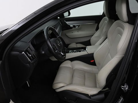 Volvo V90 2.0 T8 AWD R-Design | Panoramadak | Head-Up | Trekhaak | Stoel & stuurverwarming | Leder | 360 camera | Luchtvering | Harman/Kardon | Adaptive cruise | Achterbankverwarming