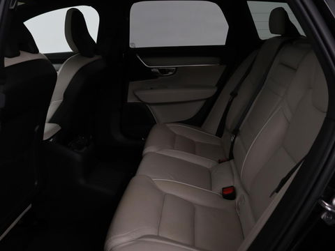 Volvo V90 2.0 T8 AWD R-Design | Panoramadak | Head-Up | Trekhaak | Stoel & stuurverwarming | Leder | 360 camera | Luchtvering | Harman/Kardon | Adaptive cruise | Achterbankverwarming