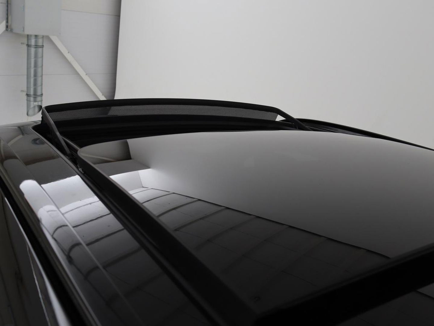 Volvo V90 2.0 T8 AWD R-Design | Panoramadak | Head-Up | Trekhaak | Stoel & stuurverwarming | Leder | 360 camera | Luchtvering | Harman/Kardon | Adaptive cruise | Achterbankverwarming